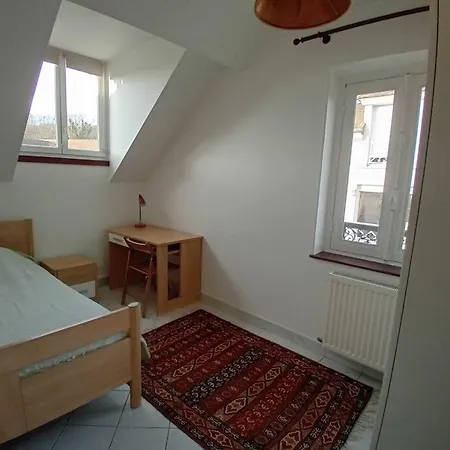 Sur La Bievre Homestay Bievres